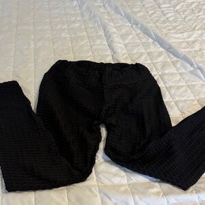 Women’s  Black Textured leggings